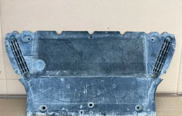 Audi A4 S4 B9 Engine splash shield/under tray 8W0863821F