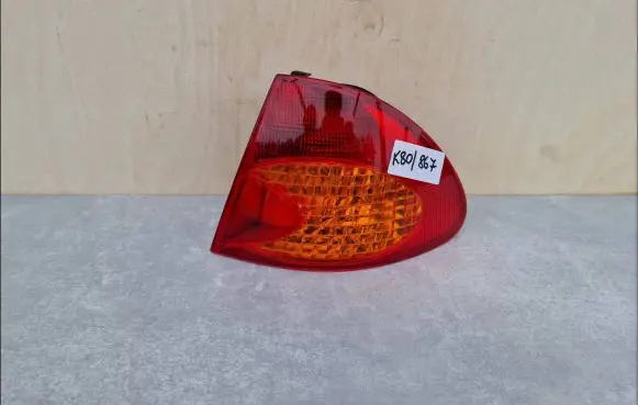 Toyota Avensis T220 Rear/tail lights 23291401