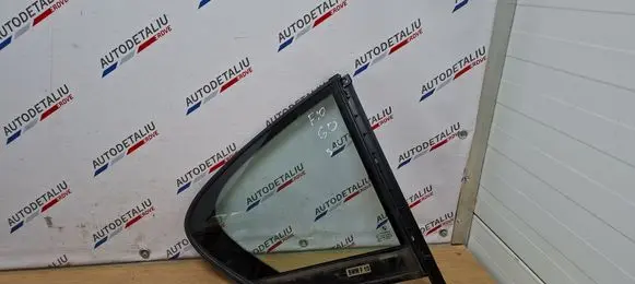 BMW 5 F10 F11 Rear vent window glass 7311246