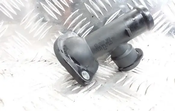 Audi A3 S3 8P Thermostat/thermostat housing 03G121121D