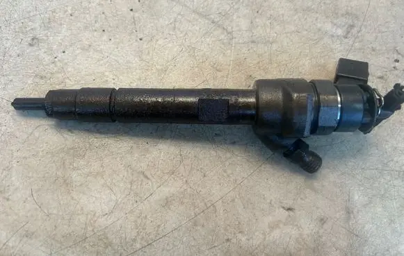 BMW X1 E84 Fuel injector 0445110289 779844604