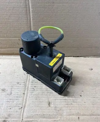 Audi 80 90 S2 B4 Central locking vacuum pump 4A0862257F