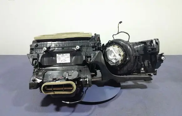 BMW X3 E83 Interior heater climate box assembly 6843809