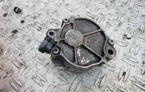 Citroen C4 I Vacuum pump D1562A