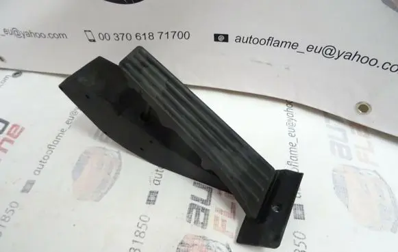 BMW 5 E60 E61 Accelerator throttle pedal 6772645