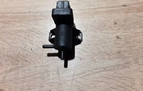 Nissan Primera Vacuum valve 7700113709