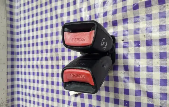 KIA Ceed Middle seatbelt (rear) 