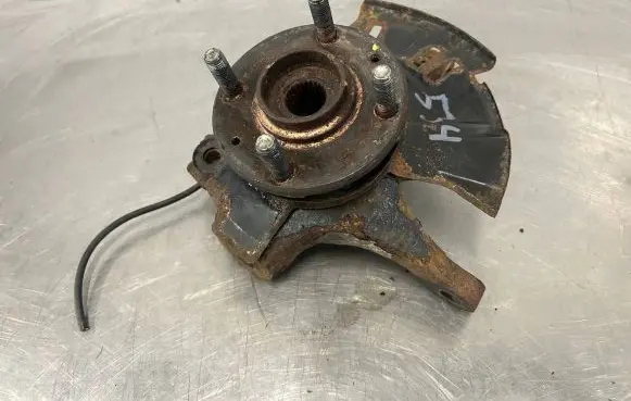 Hyundai i20 (PB PBT) Front wheel hub spindle knuckle