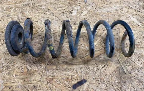Skoda Octavia Mk2 (1Z) Rear coil spring