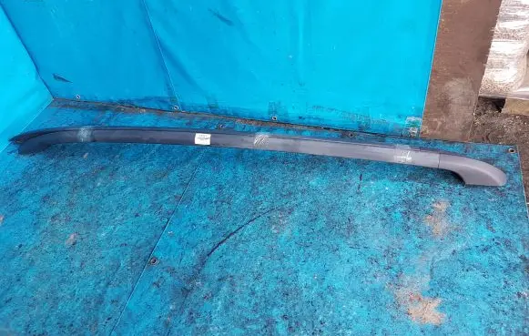 Volvo V50 Roof bar rail