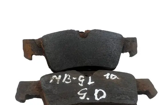 Mercedes-Benz GL X164 Brake pads (rear) 