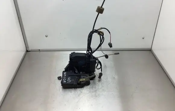 Mercedes-Benz E W211 Front door lock 