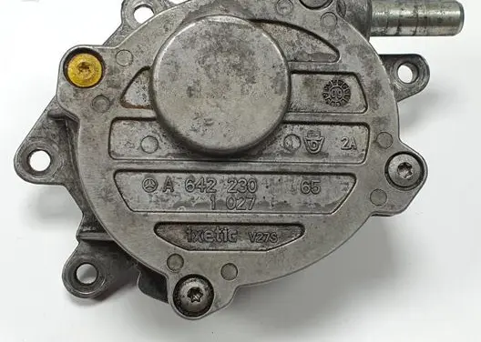 Mercedes-Benz E W212 Vacuum pump A6422300165