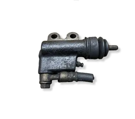 Nissan X-Trail T30 Clutch master cylinder 