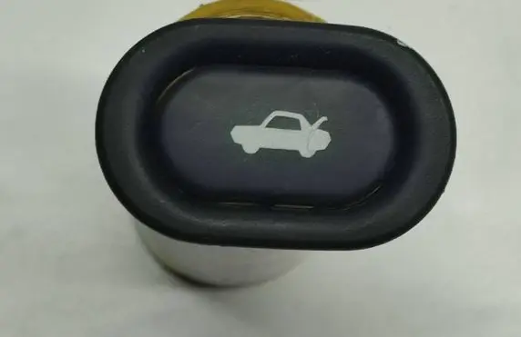 Saab 900 Tailgate opening switch 4733457