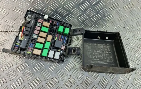Hyundai ix35 Fuse box set 919502S010