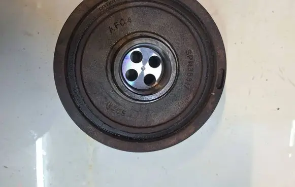 BMW 3 F30 F35 F31 Crankshaft pulley 18495010