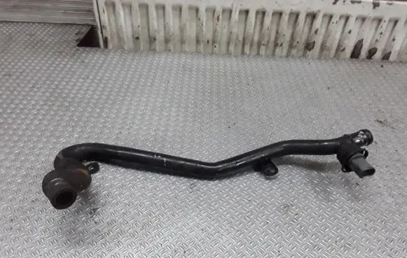 Volkswagen PASSAT B7 Engine coolant pipe/hose 5N0121065