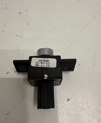 Jaguar XF X250 Glove box opening button 