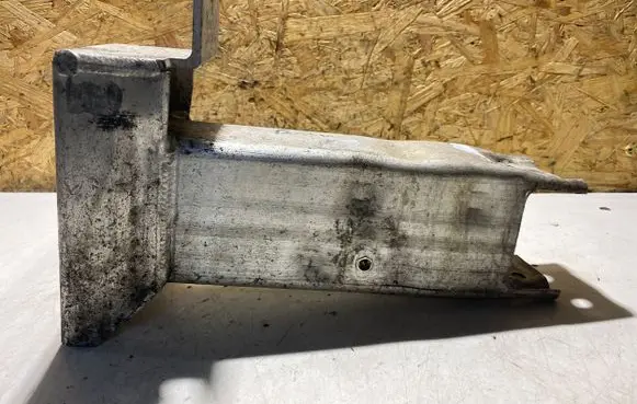 BMW X3 E83 Front bumper mounting bracket