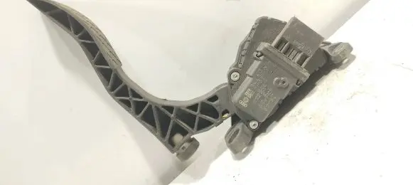 Audi A6 S6 C5 4B Accelerator throttle pedal 4F1723523A 6PV00898404