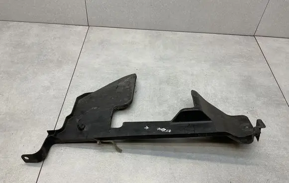 Nissan X-Trail T32 Intercooler air guide/duct channel 