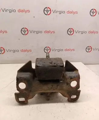 Nissan Navara D40 Engine mount bracket