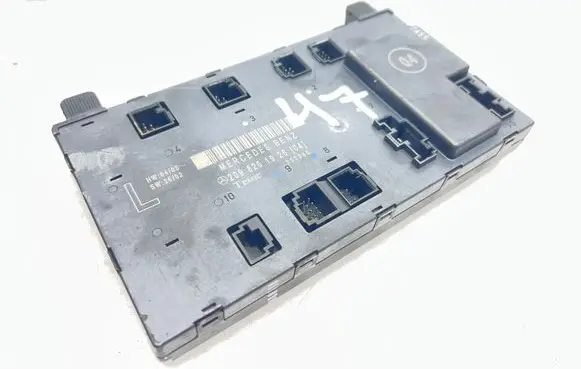 Mercedes-Benz CLK A209 C209 Door control unit/module 2098201926