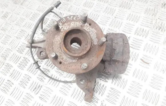 KIA Ceed Front wheel hub spindle knuckle 598301H300