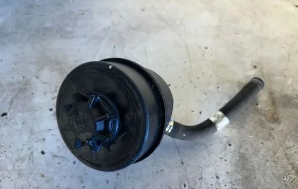 Iveco Daily 6th gen Power steering fluid tank/reservoir
