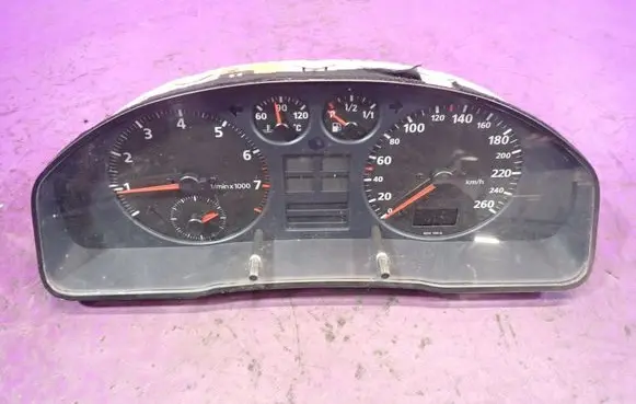 Audi A4 S4 B5 8D Speedometer (instrument cluster) 