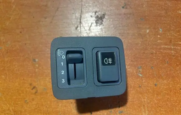 Honda HR-V Headlight level height control switch
