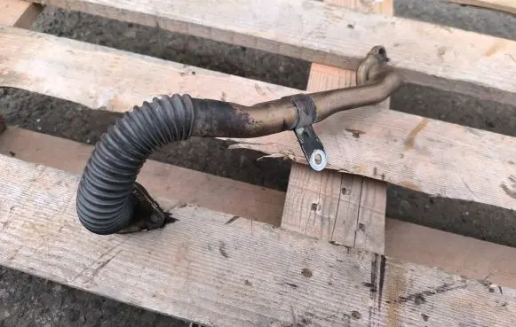 Opel Vivaro EGR valve line/pipe/hose