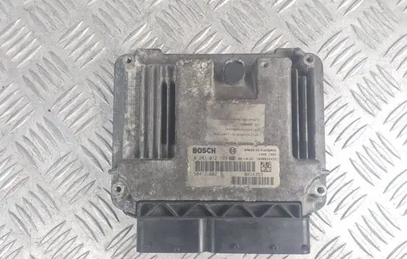 Iveco Daily 35.8 - 9 Engine control unit/module 504121602 1039S12453 0281012193