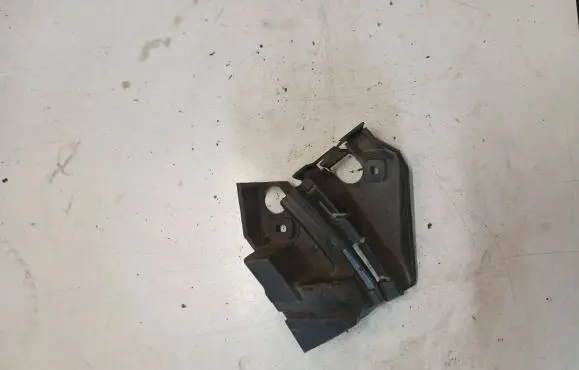 Volvo C30 Front bumper mounting bracket 30655936