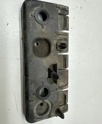 Volvo XC90 Fender mounting bracket 31378135