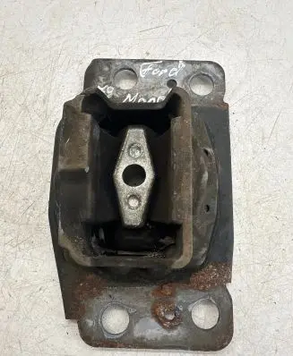 Ford Mondeo MK IV Engine mount bracket 30680699