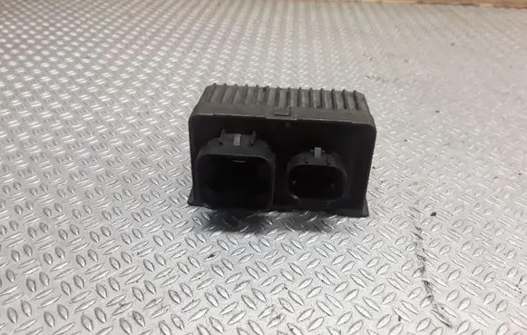 Opel Insignia A Glow plug pre-heat relay 0522122601