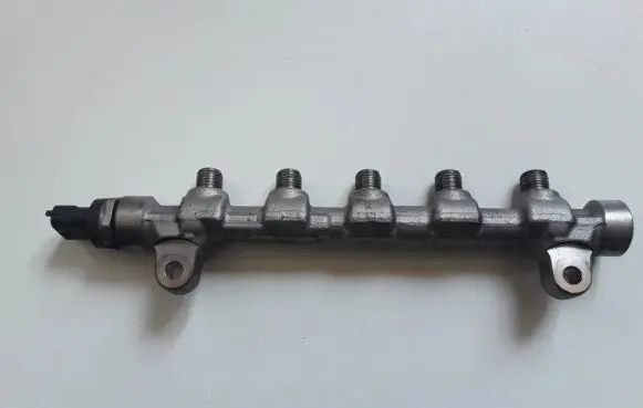 KIA Carens III Fuel main line pipe 314002A420