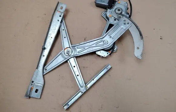 Maserati Coupe Front door window regulator with motor