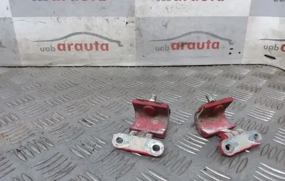 Tailgate/trunk/boot hinge