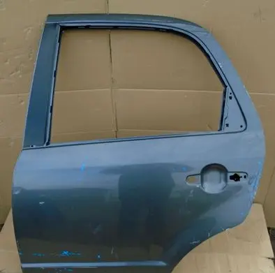Suzuki SX4 Rear door