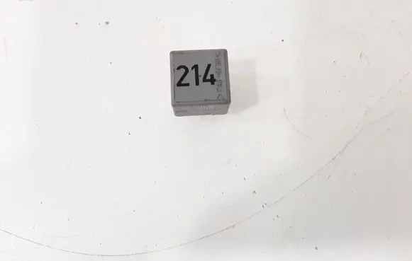 Volkswagen PASSAT B5 Other relay