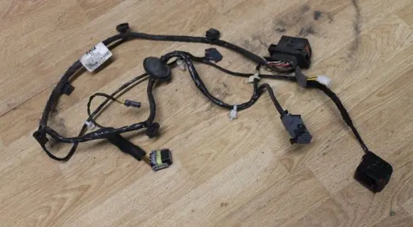 Opel Zafira B Front door wiring loom 13201595