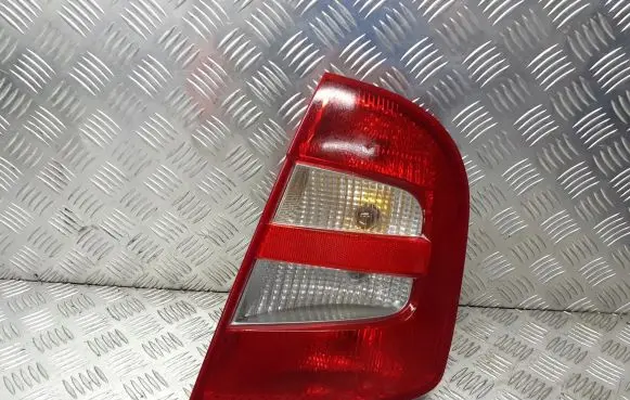 Skoda Fabia Mk1 (6Y) Rear/tail lights ZSB6Y6945096