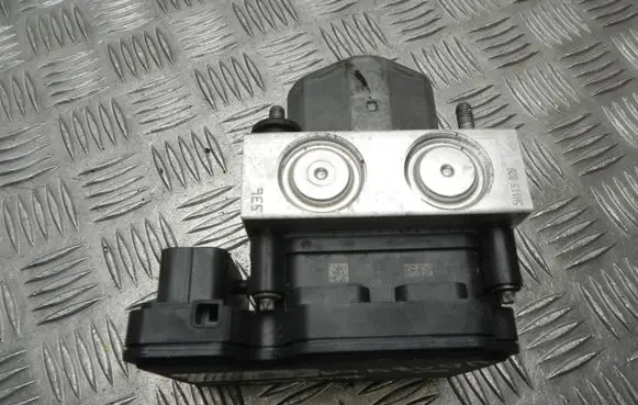 Ford Mustang VI ABS Pump GR3C2C405BC VD18970