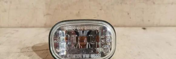 Toyota RAV 4 (XA20) Front fender indicator light