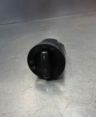 Volkswagen Golf V Light switch 1T0941431AA 0738
