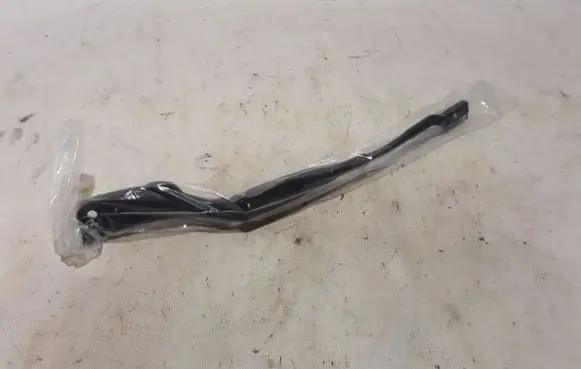 Volvo XC40 Front wiper blade arm 31689258