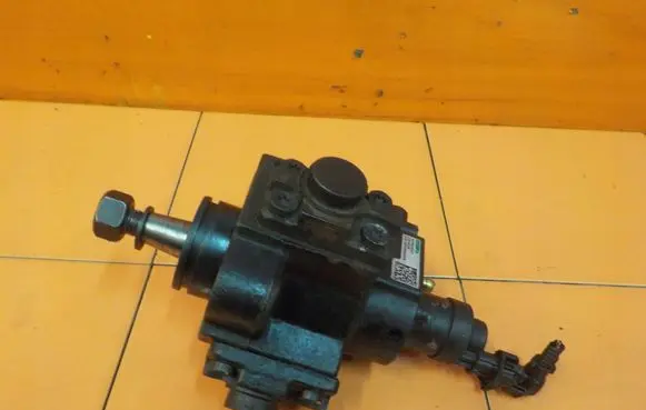 Iveco Daily 5th gen Fuel injection high pressure pump 0445010317